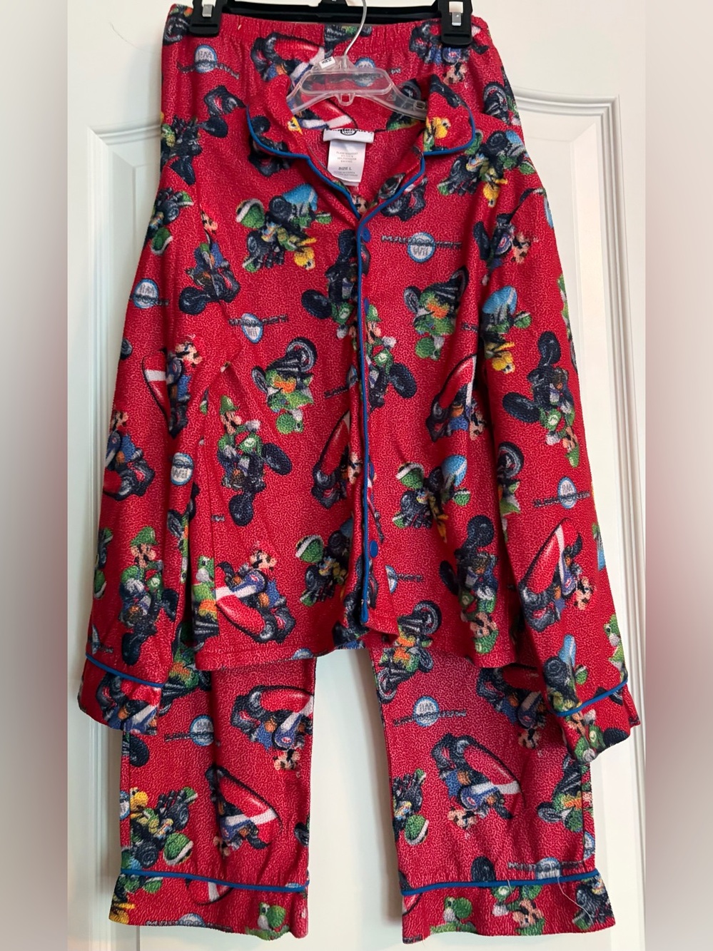 MARIO KART Wii PAJAMAS
SIZE BOYS LARGE